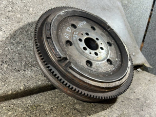 маховик Audi A4 B7 (2004 - 2009), 1.8 л., Ti, BFB, бензин, 5МКПП, передний привод, 06B105266A