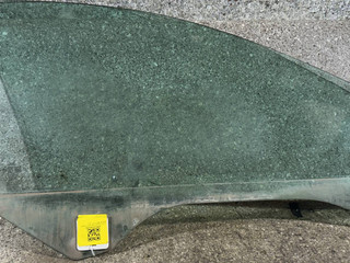 стекло двери передней правой Audi A6 4B/C5 (1997 - 2001)