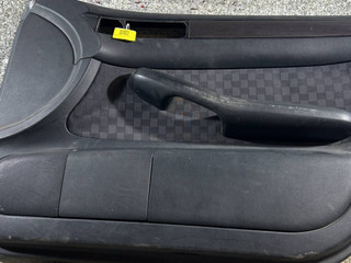 обшивка двери передняя правая Audi A6 4B/C5 (1997 - 2001)