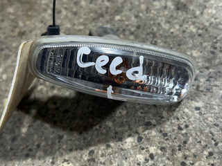 повторитель поворота на крыле левый Kia Ceed 1 поколение (2007 - 2010), 101-0105