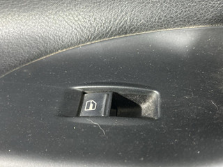 кнопка стеклоподъемника двери задней левой Volkswagen Passat B6 (2005 - 2010), седан