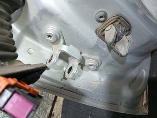 петля двери Skoda Fabia 1 поколение (6Y) (1999 - 2004), хетчбэк 5 дв.
