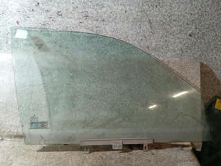 стекло двери передней правой Volkswagen Passat B3 (1988 - 1997)