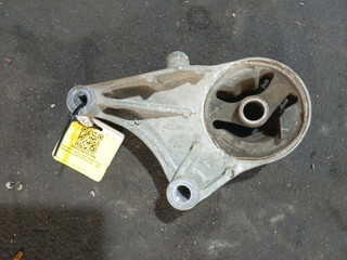 подушка крепления двигателя Opel Zafira 2 поколение (B) (2005 - 2008), 13125635