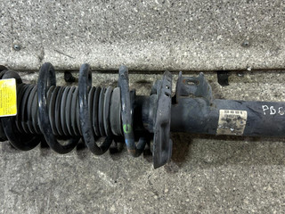 стойка передняя правая Volkswagen Passat B6 (2005 - 2010), 2.0 л., TDi, дизель, 3C0413031N