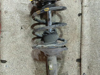 стойка передняя правая Nissan Maxima A32 (1995 - 2000), 54302-44U22