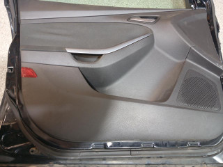 обшивка двери передняя левая Ford Focus 3 поколение (2011 - 2015), универсал