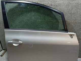 дверь передняя правая Toyota Auris 1 поколение (2006 - 2009)