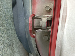 петля двери Mitsubishi Lancer 10 поколение (2007 - 2010)