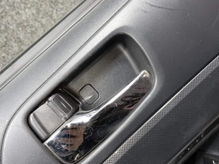 ручка внутренняя передняя левая Mitsubishi Lancer 10 поколение (2007 - 2010)