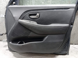 обшивка двери передняя правая Kia Carens 3 поколение (2013 - 2019), минивэн