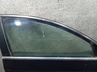 стекло двери передней правой Volkswagen Passat B6 (2005 - 2010), седан