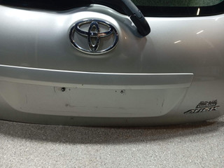 накладка подсветки номера Toyota Auris 1 поколение (2006 - 2009)