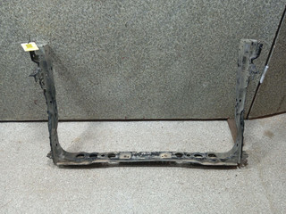 передняя панель крепления облицовки (телевизор) Toyota Prius 3 поколение (2009 - 2011)