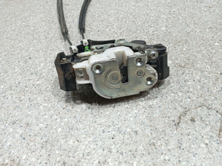 замок двери передней левой Mitsubishi Colt 6 поколение (Z20/Z30) (2002 - 2012), хетчбэк 5 дв.