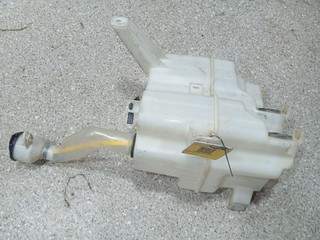 бачок омывателя Toyota Prius 3 поколение (2009 - 2011), 060851-317