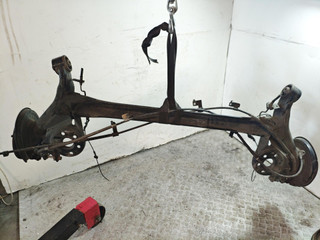 балка подвески задняя Toyota Prius 3 поколение (2009 - 2011)