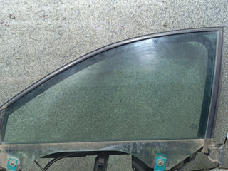 стекло двери передней левой Audi A6 4B/C5 (1997 - 2001)