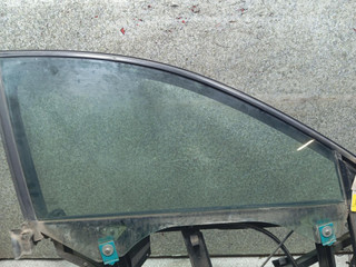 стекло двери передней правой Audi A6 4B/C5 (1997 - 2001)