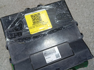 блок управления (другие) Toyota Prius 3 поколение (2009 - 2011), 1.8 л., бензин, 89681-47100, 285000-0266