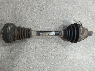 полуось передняя левая (приводной вал, ШРУС) Volkswagen Passat B6 (2005 - 2010), 2.0 л., TDi, 6МКПП