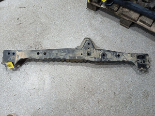балка под радиатор Toyota Prius 3 поколение (2009 - 2011), 1.8 л., бензин