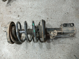 стойка передняя правая Renault Laguna 1 поколение [рестайлинг] (1998 - 2001), 2.0 л., i, бензин, 7700827629C