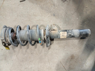 стойка передняя правая Volkswagen Passat B6 (2005 - 2010), 2.0 л., TDi, дизель, 3C0413031N