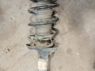 стойка передняя левая Volkswagen Passat B6 (2005 - 2010), 2.0 л., TDi, дизель, 3C0413031N