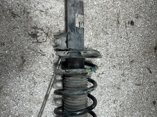 стойка передняя правая Volkswagen Passat B6 (2005 - 2010), 2.0 л., TDi, дизель, 3C0413031N