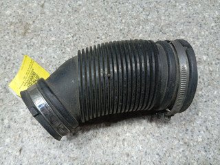 патрубок воздушного фильтра Opel Zafira 2 поколение (B) (2005 - 2008), 55355563
