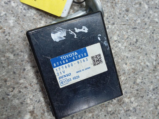 блок управления (другие) Toyota Prius 3 поколение (2009 - 2011), 1.8 л., бензин, 87166-47010, 177600-9163