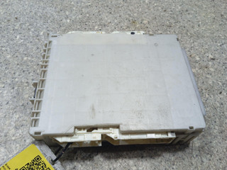 блок предохранителей Toyota Prius 3 поколение (2009 - 2011), 1.8 л., бензин, 89221-47110, 82730-47451