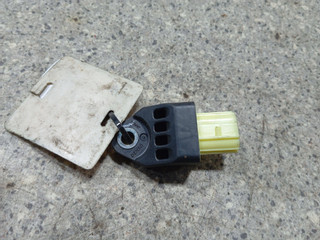 датчик удара Toyota Prius 3 поколение (2009 - 2011), 1.8 л., бензин, 89831-28020