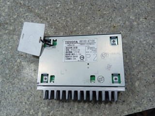 усилитель музыкальный Toyota Prius 3 поколение (2009 - 2011), 1.8 л., бензин, 86100-47100