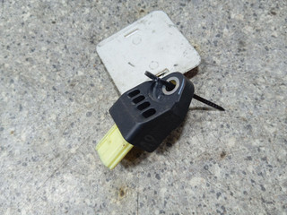 датчик удара Toyota Prius 3 поколение (2009 - 2011), 1.8 л., бензин, 89831-75010