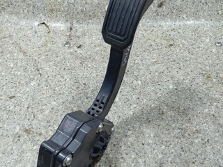 педаль Toyota Prius 3 поколение (2009 - 2011), 1.8 л., бензин, 78110-12010, 198800-7310