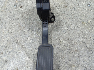 педаль Toyota Prius 3 поколение (2009 - 2011), 1.8 л., бензин, 78110-12010, 198800-7310
