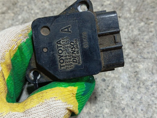 расходомер воздуха Toyota Auris 1 поколение (2006 - 2009), 22204-30010, 197400-2110