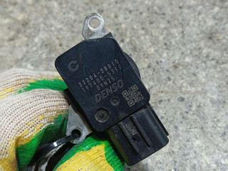 расходомер воздуха Toyota Prius 3 поколение (2009 - 2011), 1.8 л., бензин, 22204-28010, 197400-5310