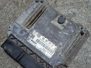 блок управления двигателем Volkswagen Passat B7 (2011 - 2015), 2.0 л., CBA, дизель, 03L907309AE, 0281017946