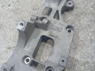 кронштейн генератора SEAT Leon 2 поколение (2005 - 2009), 2.0 л., i, BVY, бензин, МКПП, 06F903143F