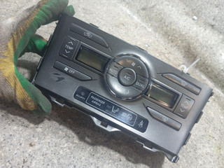 блок управления печки / климат-контроля Toyota Auris 1 поколение (2006 - 2009), 2.0 л., дизель, 55900-02220-B