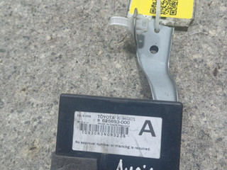 Иммобилайзер Toyota Auris 2 поколение (2012 - 2015), 1.8 л., гибрид, универсал, 625693-000