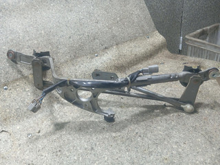 механизм стеклоочистителя (трапеция дворников) Toyota Auris 1 поколение (2006 - 2009), 2.0 л., дизель