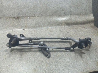 механизм стеклоочистителя (трапеция дворников) Toyota Prius 3 поколение (2009 - 2011), 1.8 л., бензин