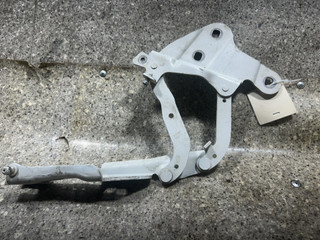 петля капота левая BMW X1 E84 (2009 - 2012), 2.0 л., дизель, АКПП, задний привод, 3440-6769367