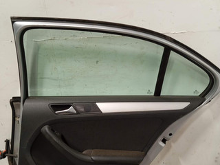 обшивка двери задняя правая Volkswagen Jetta 6 поколение (2010 - 2015)