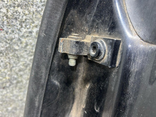 петля двери Volkswagen Touareg 1 поколение (2002 - 2007)