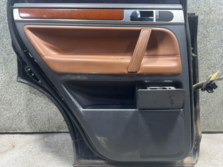 обшивка двери задняя левая Volkswagen Touareg 1 поколение (2002 - 2007)